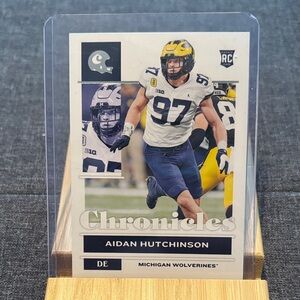 Chronicles Aidan Hutchinson Football Card